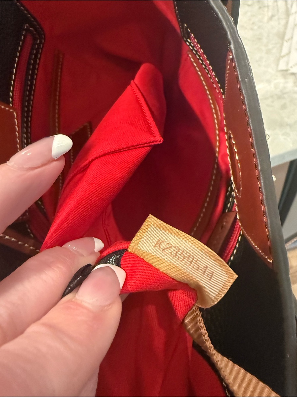 Dooney and BOURKE black pebble grain Brinley - Picture 8 of 8